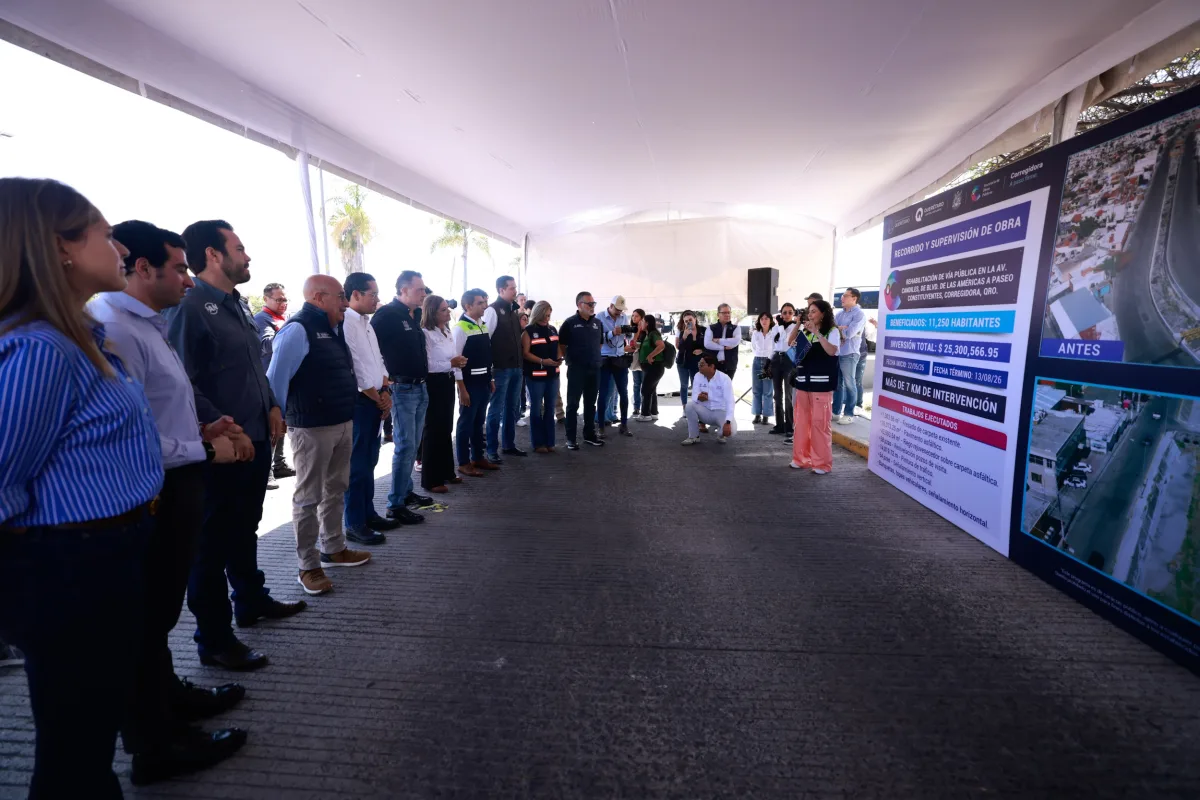 Autoridades estatales y municipales conocen los avances de la rehabilitación de avenida Candiles, en Corregidora, obra que registra un 75 por ciento de ejecución.